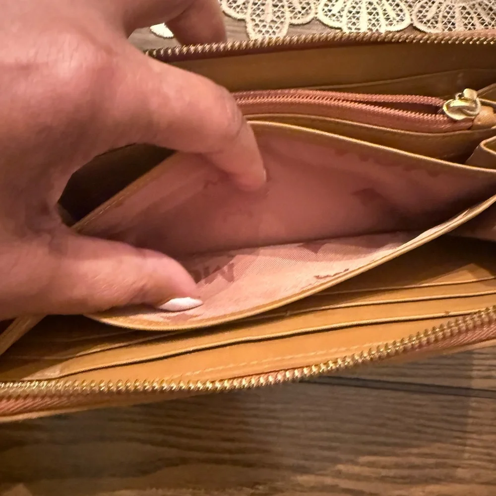 MCM Visetos Zipper Around Wallet - Picture 7 of 11